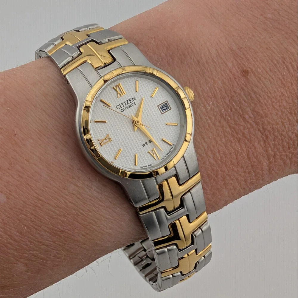 Citizen‎ Quartz 1012-S029287 Two Tone White Textured Dial Roman Date Watch